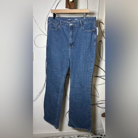 NEW Old Navy Higher High Rise Flare Leg Jeans, Smooth Pockets Women’s 16 - Picture 1 of 6